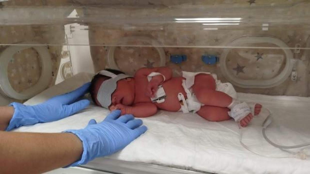 2 günlük bebeği dağ yoluna bırakmışlardı: Aile üyeleri yakalandı