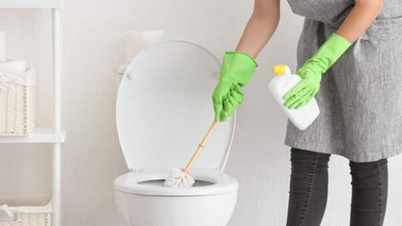 Sadece 2 malzemeyle en etkili ve doğru tuvalet temizliği nasıl yapılır?