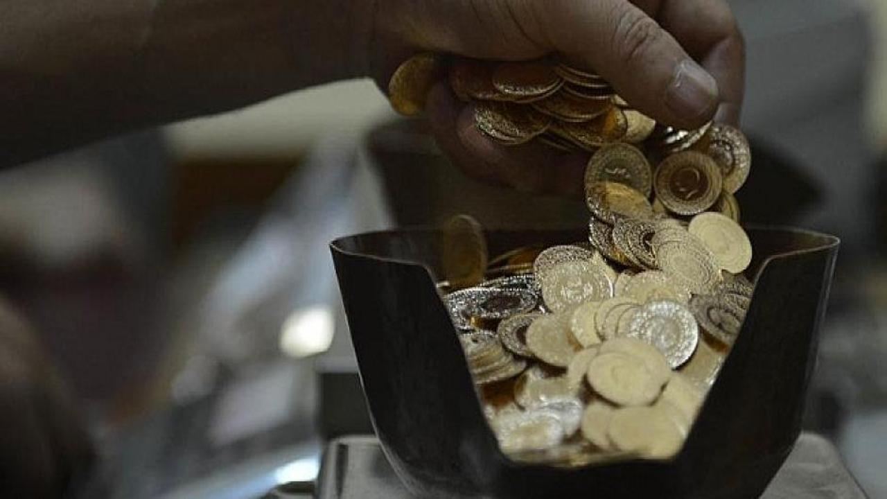 Altın dar bantta seyrediyor