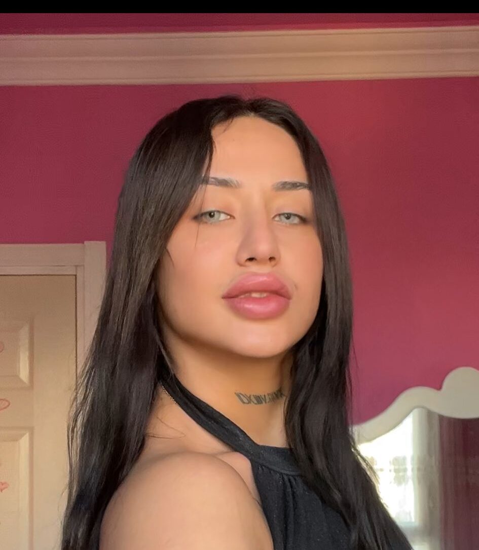 Melisa Tatlıarmut ve İpek Kirpik: Göz Alıcı Doğallık