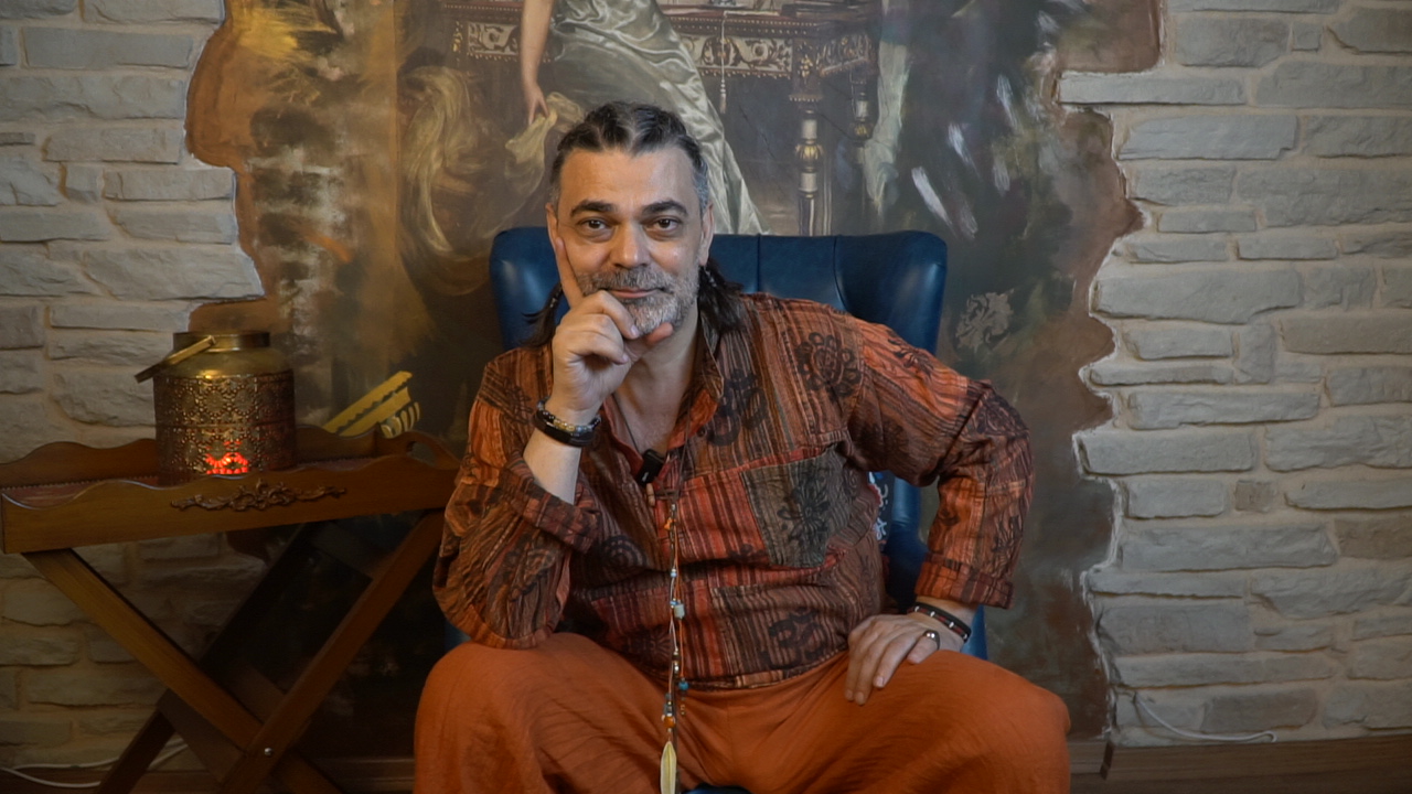 Adil Maviş ve Başarı Dolu Hayat Hikayesi 