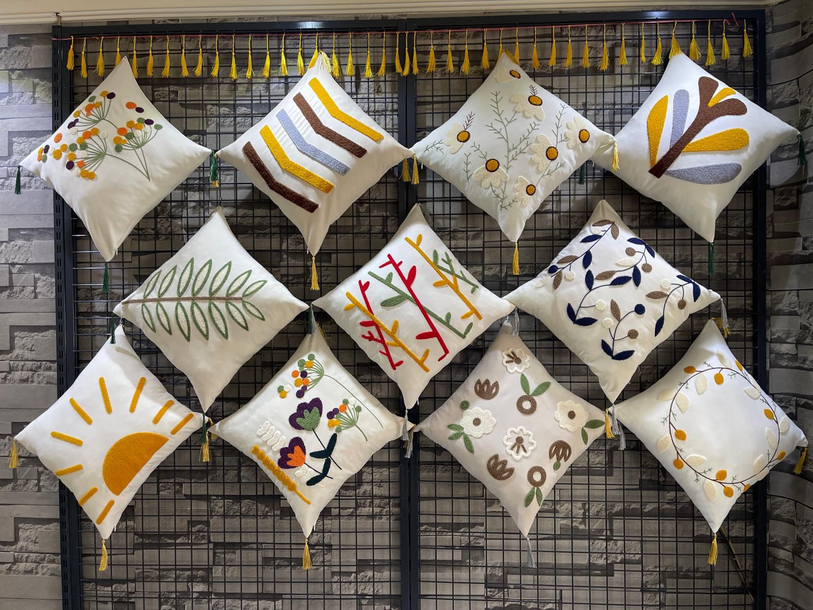 Punch Kırlent Kılıfı – www.kirlentdunyasi.com: Estetik ve Dayanıklılığın Buluştuğu Tasarımlar