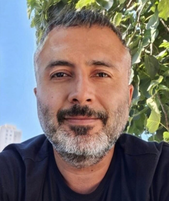 Dr. Doğan Yılmaz'ın Kariyer Hedefleri: Sürekli Gelişim ve İleriye Dönük Vizyon