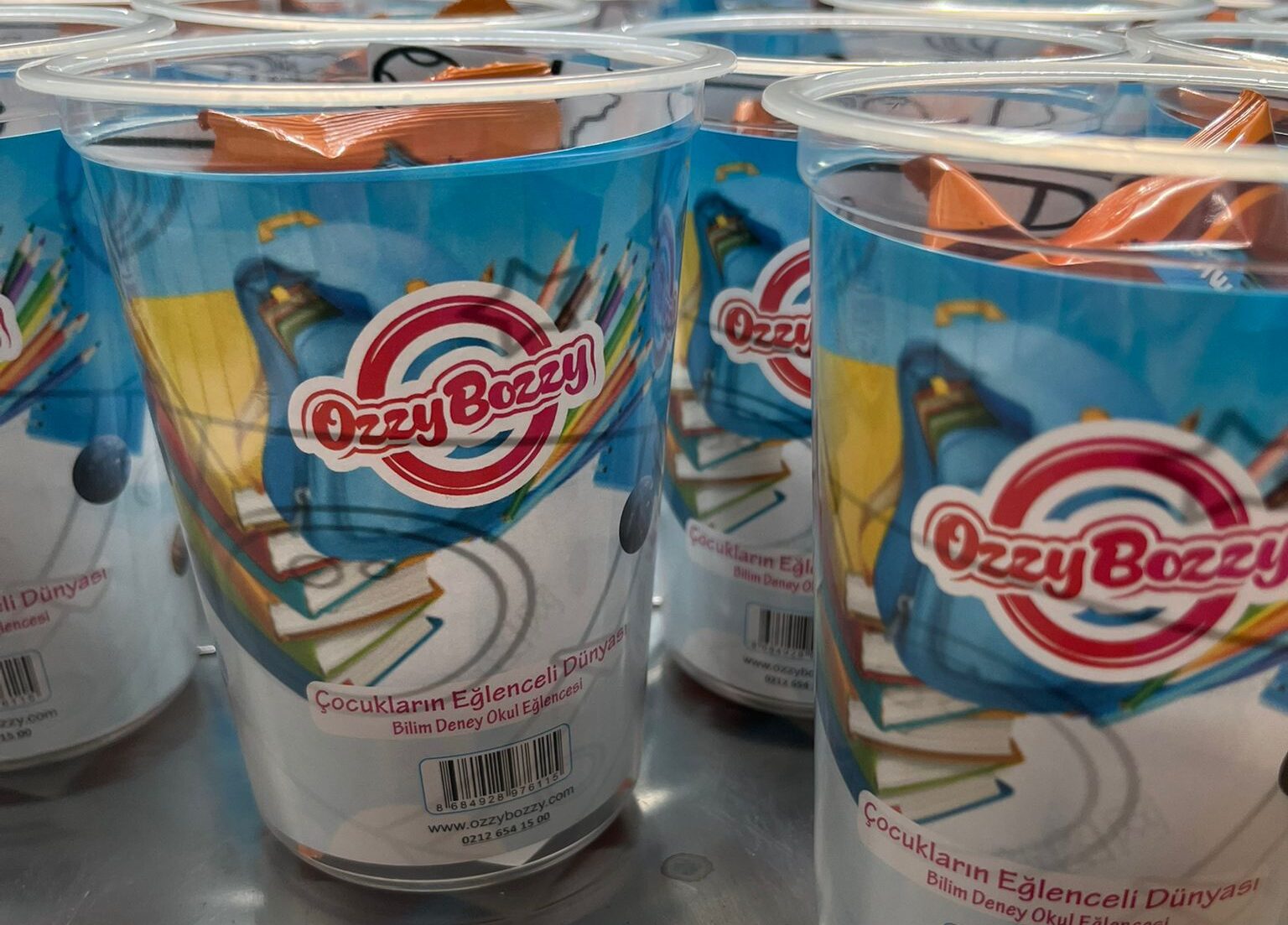 Ozzy Bozzy Sürpriz Bardak: Keşfet, Öğren, Eğlen!