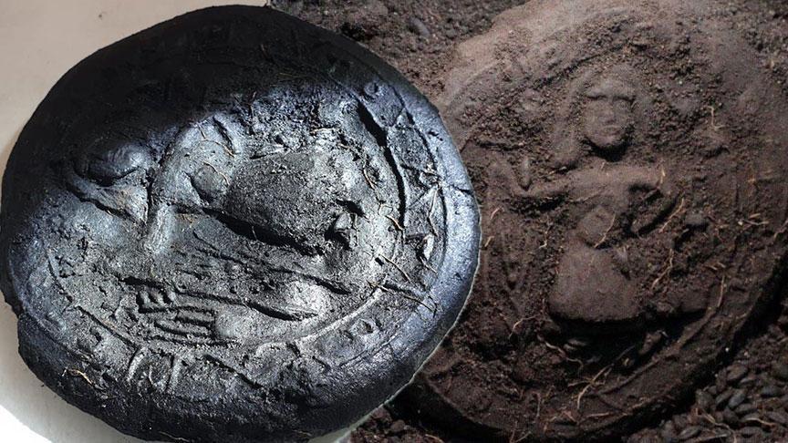 Karaman Ermenek’te Bin 300 Yıllık Bezemeli Arpa Ekmekleri Bulundu