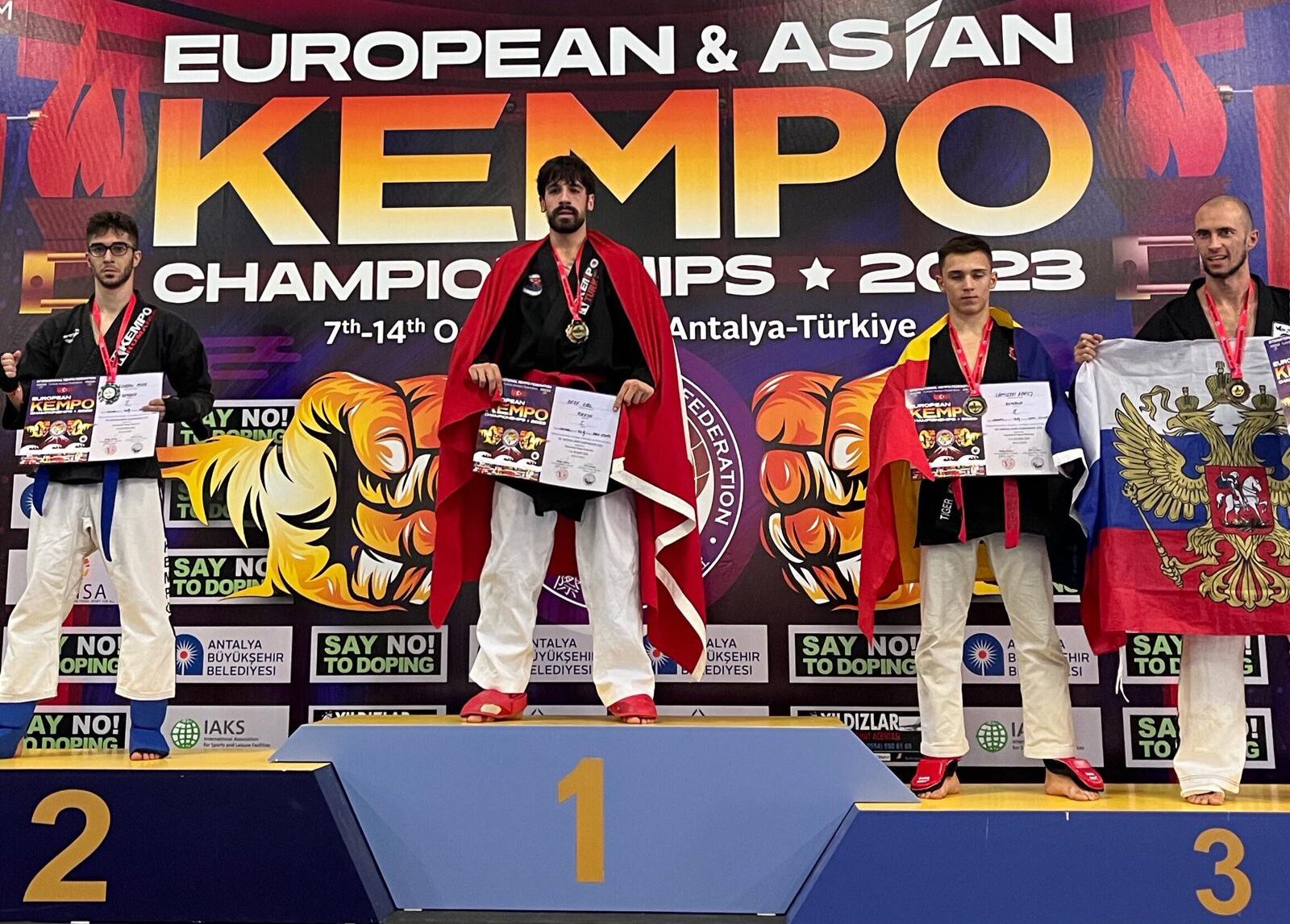 Türk Dövüş Sporcusu Berk Erol Dünya Arenasında Fırtına Gibi Esti