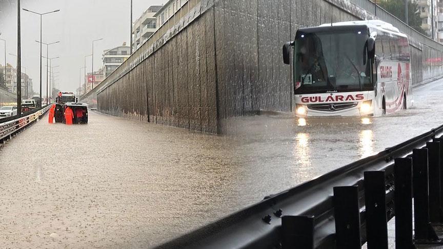 Alanya’da Sağanak Su Dolan Alt Geçitte 8 Kişi Kurtarıldı