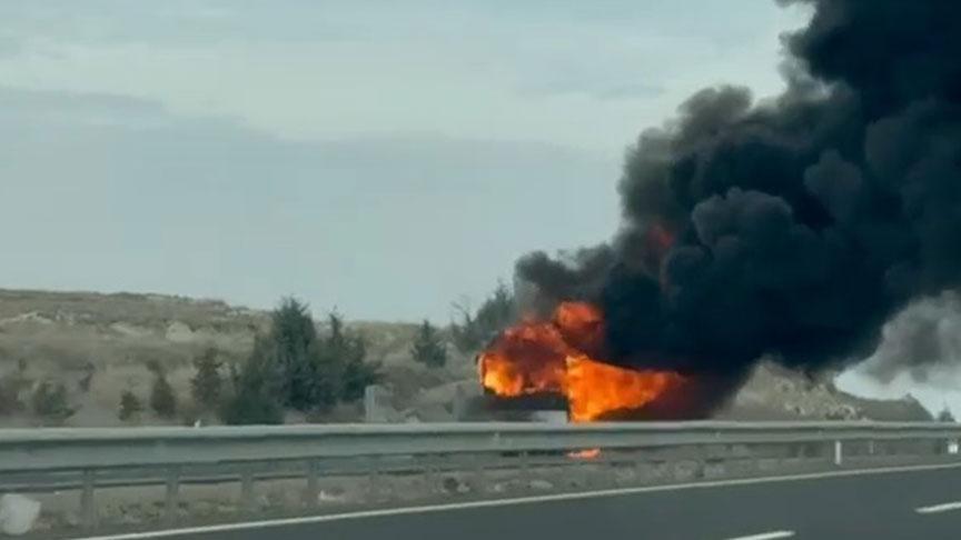 Başkent Turizm Otobüsü Yolda Yandı: Yolcular Son Anda Kurtarıldı