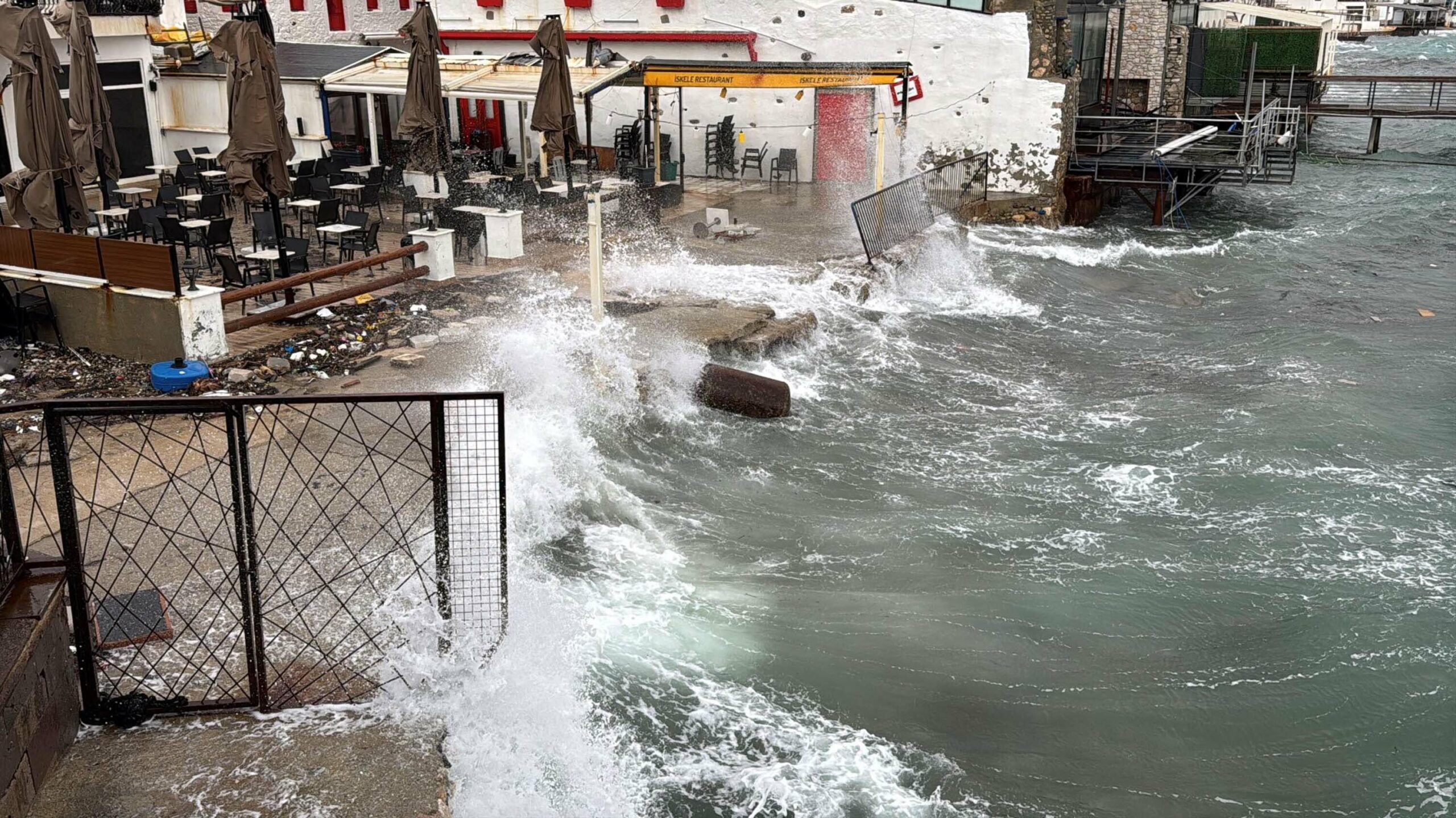 Meteoroloji Uyardı: Bodrum-Kaş Arası Denizlerde Fırtına Etkili Oluyor