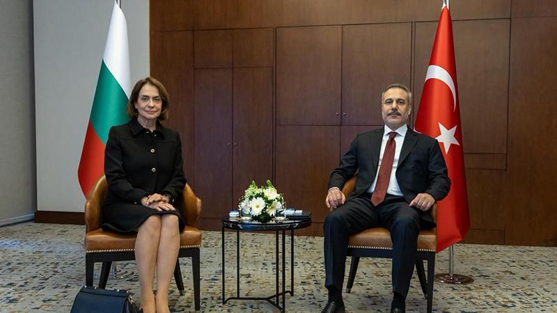 Fidan, İstanbul’da Bulgaristan Dışişleri Bakanı Neynski ile Görüştü