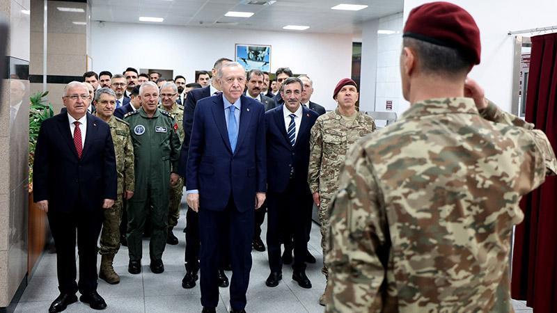 Erdoğan’ın Özel Kuvvetler Ziyareti Gündem Oldu: “Günün Fotoğrafı” Paylaşımı Büyük İlgi Gördü