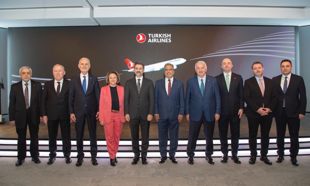 THY’DE BAYRAK DEĞİŞİMİ! ÜST YÖNETİMDE DEVİR TESLİM TÖRENİ