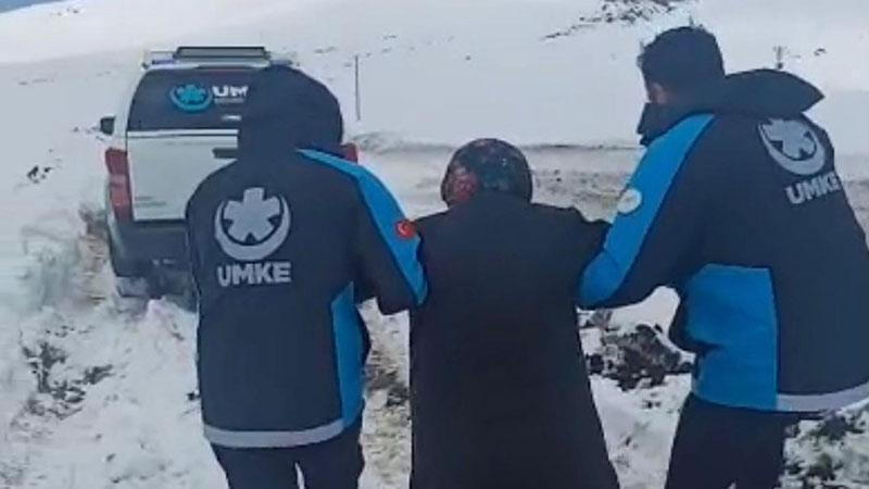 UMKE’den Zorlu Operasyon: Kar Altındaki Köye Ulaşıldı