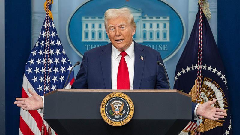 Trump: İran “çöküş aşamasında” olduğunu bildirip Hürmüz Boğazı’nın açılmasını istedi