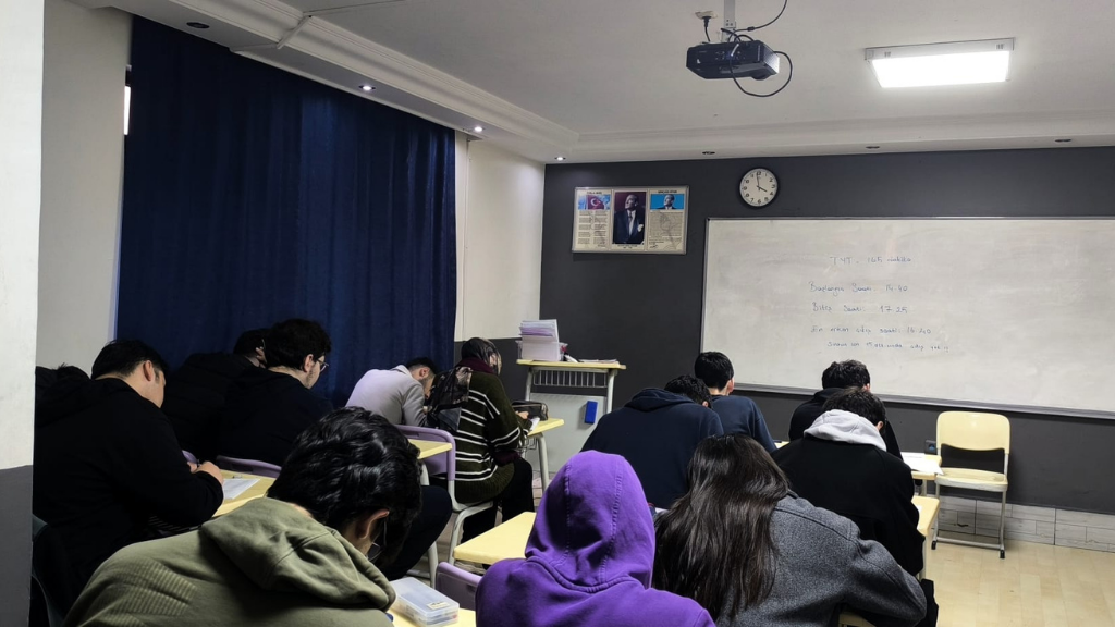 ATAŞEHİR KAYIŞDAĞI ATAK FEN BİLİMLER’DE EĞİTİM 7.0 DÖNEMİ
