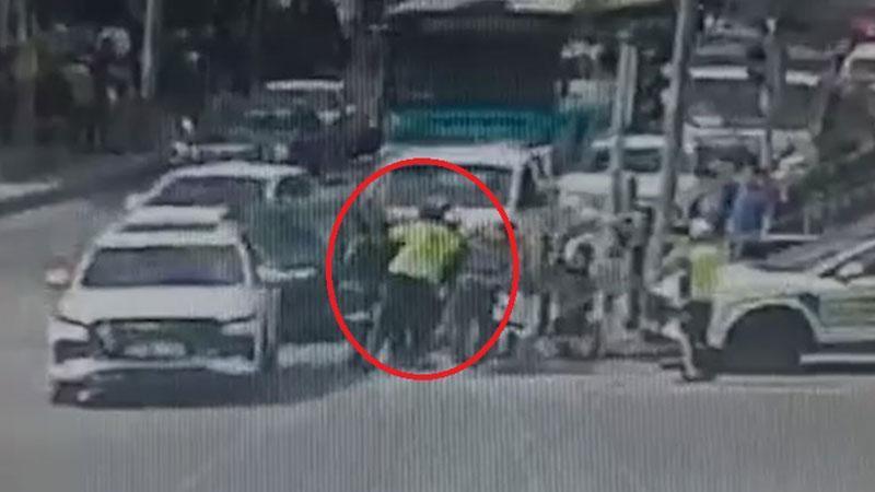 Kayseri’de Polis Müdahalesi Hayat Kurtardı: Moto Kurye Heimlich Manevrasıyla Yaşama Tutundu