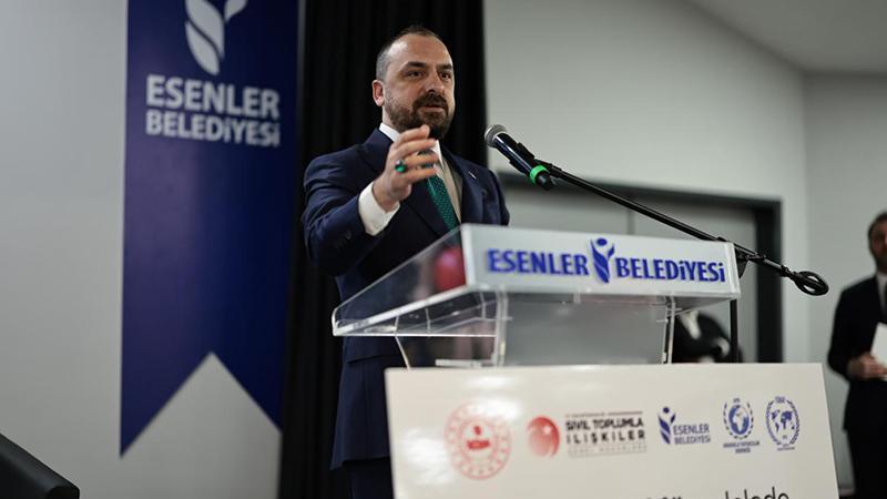 CHP Lideri Özel’in “Gazeteci Üslubuna” Tepki