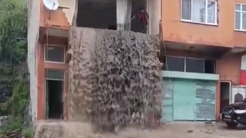 Korgan’da Sel Felaketi: Evin İçinden Dere Gibi Aktı!