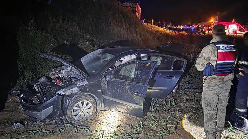 Batman’da Şarampole Devrilen Otomobilde 4 Kişi Yaralandı