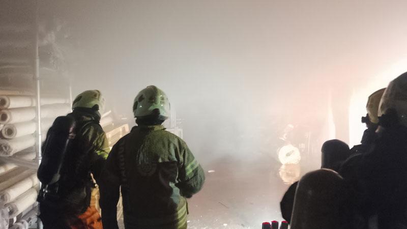 Menteşe Fabrikasında Gece Yarısı Yangını: Ekipler Kısa Sürede Müdahale Etti