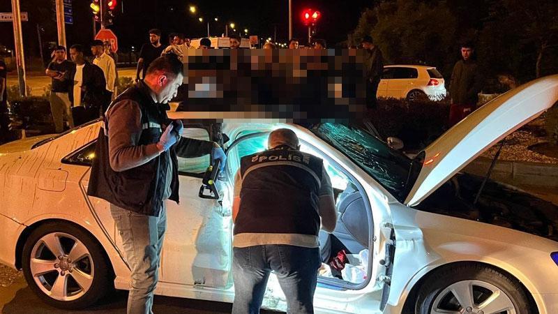 Gece Yarısı Feci Kaza: Motosiklet Sürücüsü Hayatını Kaybetti, 3 Kişi Yaralandı