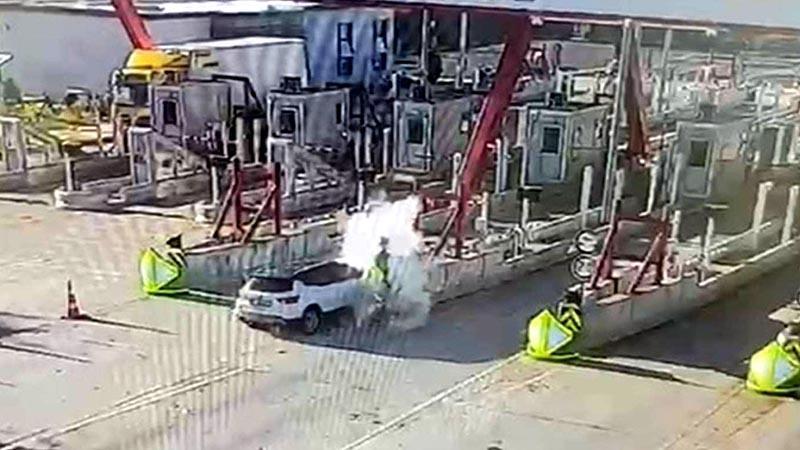 ÇANAKKALE OTOYOLU’NDA FECİ KAZA: 1 KİŞİ HAYATINI KAYBETTİ, 1 KİŞİ YARALI
