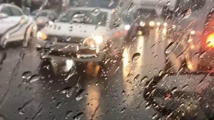 İstanbul’da Hava Sertleşiyor: 18 Saat Sürecek Sağanak Bekleniyor